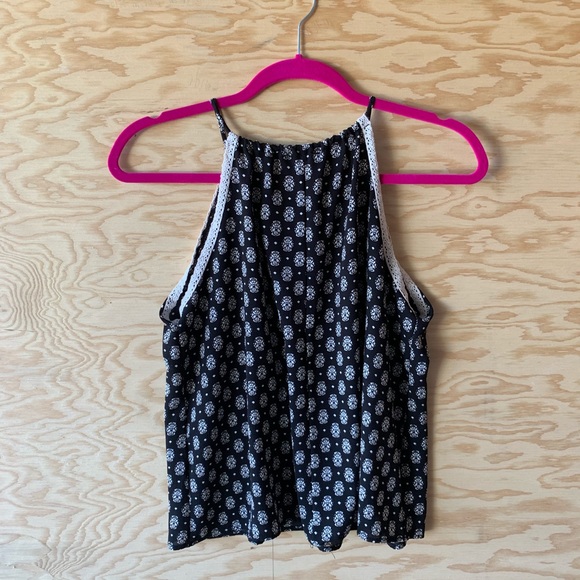 Black and white tank top - Picture 2 of 2